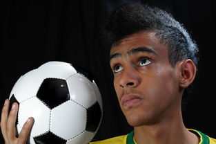 爱游戏体育-校园足球缺乏横向联赛结构支撑，我国校园足球训练存在的问题